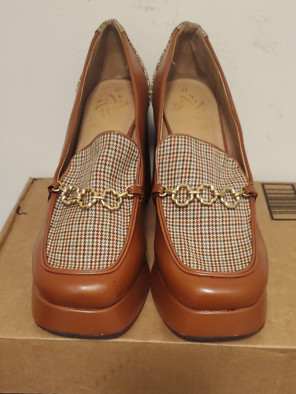 Stylish Tan Loafers with Tweed Upper and Gold Chain Accent, Sam & Libby, Size 11
